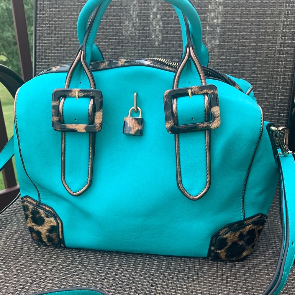 Turquoise and leopard bag,🌺